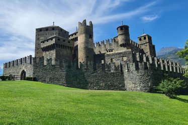 Castello di Fénis, un gioiello medievale della Valle d'Aosta